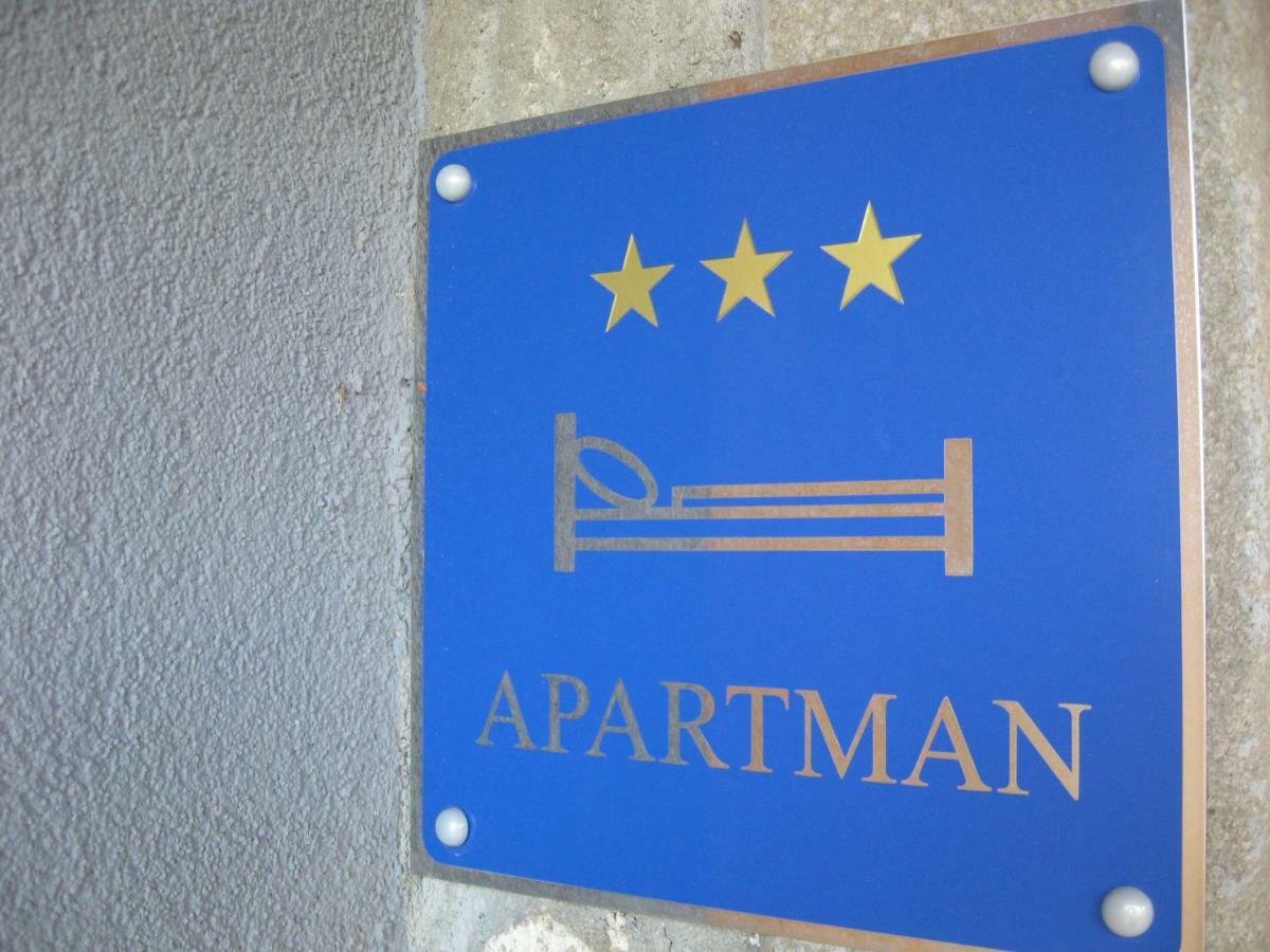Antonia & Arian Apartment Roc Bagian luar foto